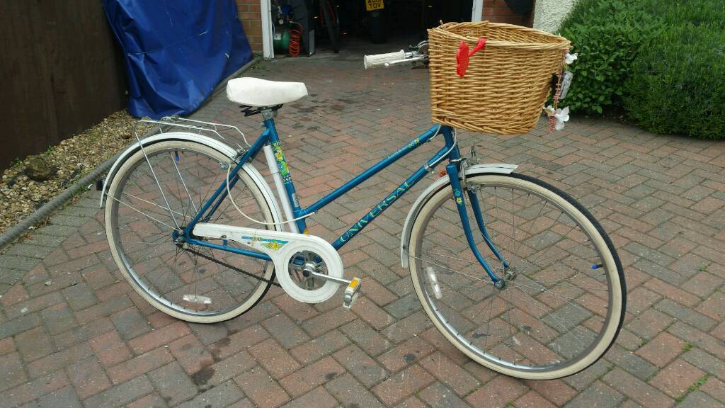 universal la riviera ladies bike